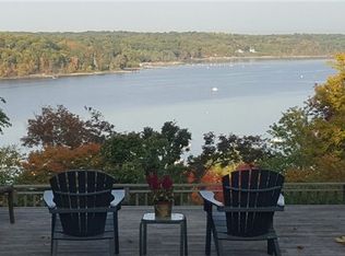 9 Halyard Ct, Cold Spring Harbor, NY 11724