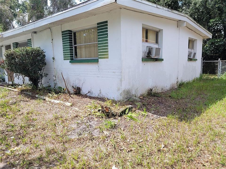 1st image of 1420 Poinciana Dr