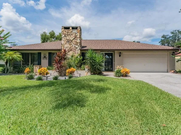 814 Sandalwood Dr, Plant City, FL 33563