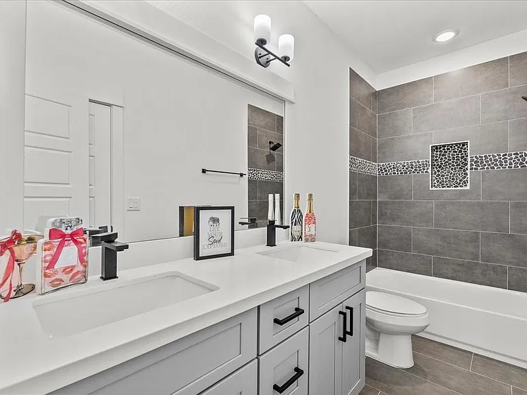 2906 Stevens St — Photo 20