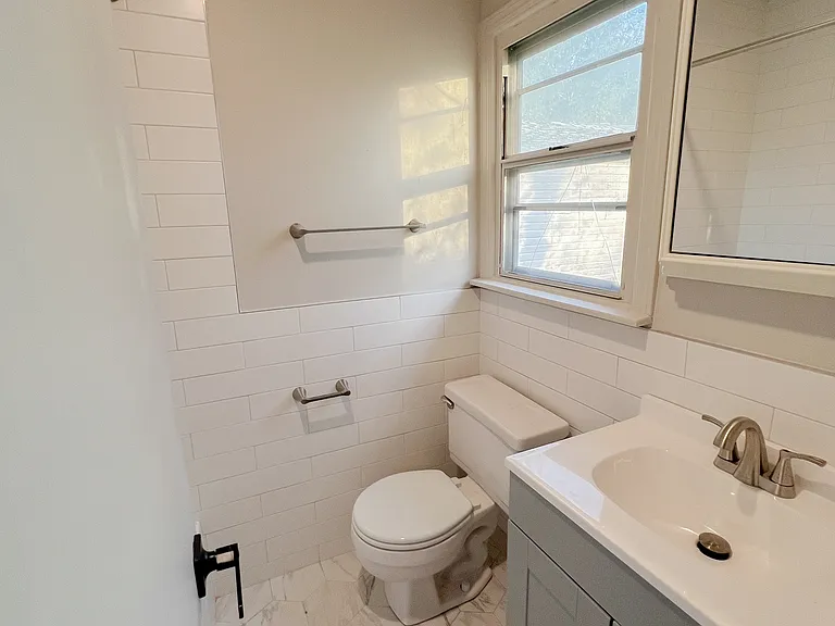 1808 NW 40th St — Photo 18