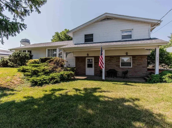 921 SE 2nd St, Galva, IL 61434