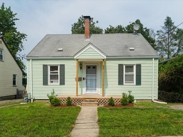 45 Linwood St, Hyde Park, MA 02136
