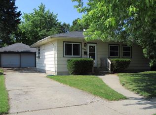 1725 84th Pl, Kenosha, WI 53143