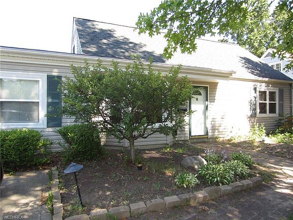 2nd image of 848 Irving Park Blvd