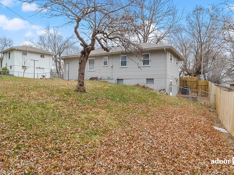 405 Grant St — Photo 15