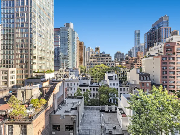 319 East 50th Street image 2 of 6