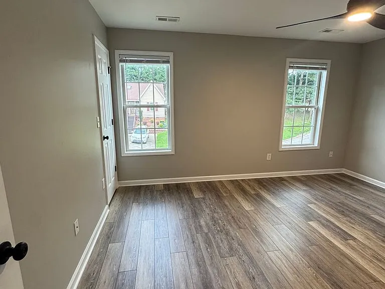 1232 Camelot Ct NE — Photo 10