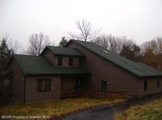 116 Timber Ridge Dr, Newfoundland, PA 18445