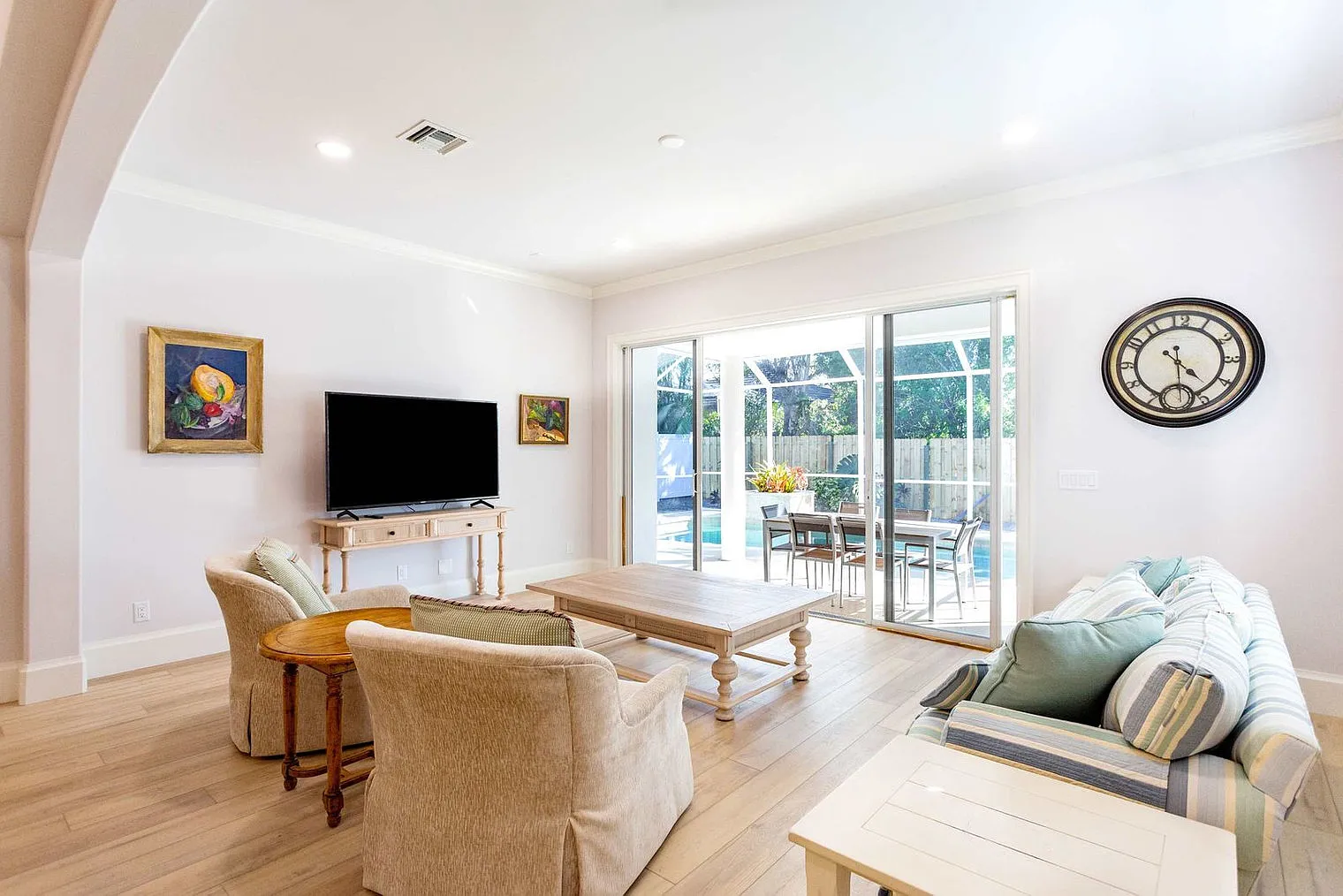 4 bed, 4.0 bath, 2163 sqft, $4,644 — Photo 3