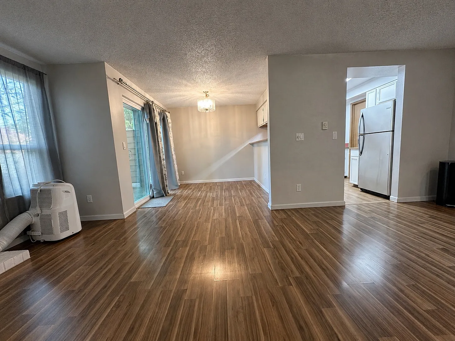 NE 40th Way, Redmond — Photo 4