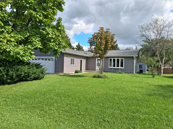10210 Sharon Ln, Hebron, IL 60034
