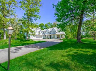 36 Catbird Ln, North Oaks, MN 55127