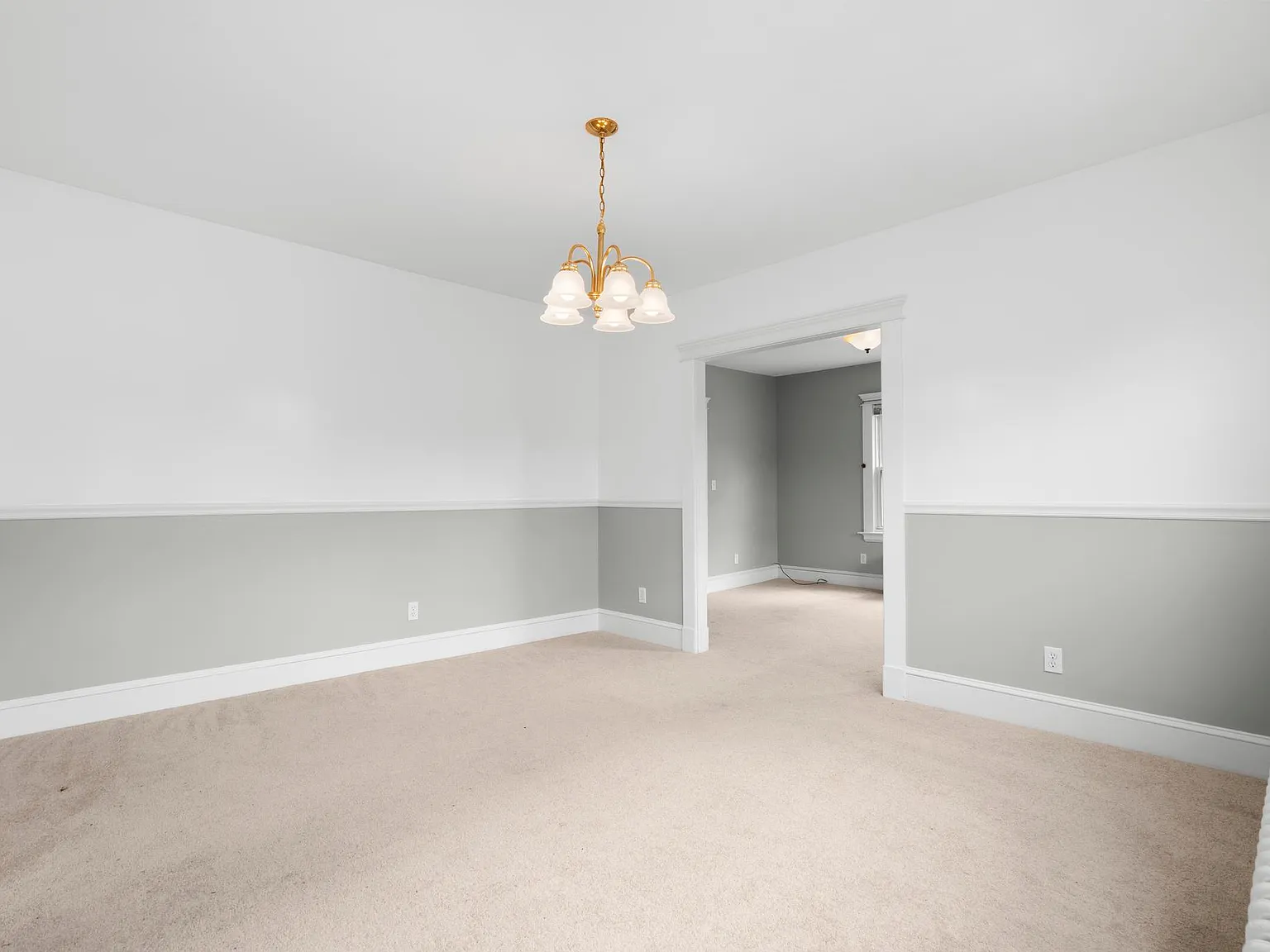 2 bed, 1100 sqft, $2,100 — Photo 4
