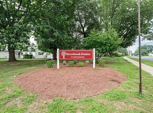 58 Meadowlark Ln #58, Chicopee, MA 01022