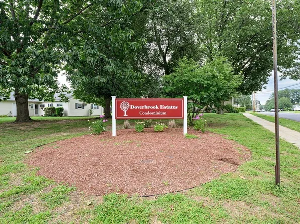 58 Meadowlark Ln #58, Chicopee, MA 01022