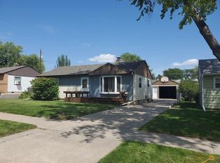 1010 Allen Ave, Rapid City, SD 57701