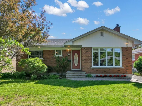 943 Arkell St, Ottawa, ON K2B 5R2