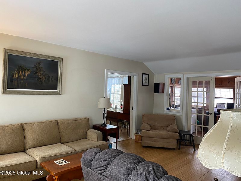 5th image of 22 Richmond Avenue