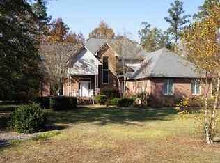 229 Hawthorne Ln, Cheraw, SC 29520