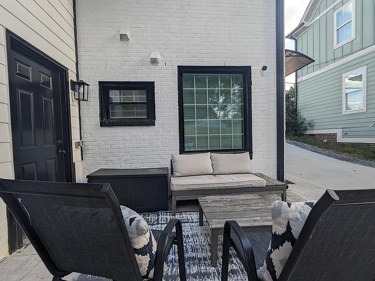 909 E Lenoir St #B — Photo 19