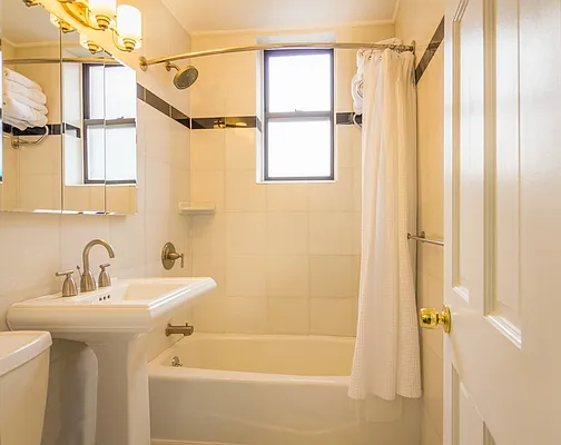 Rented by Bold New York | media 8