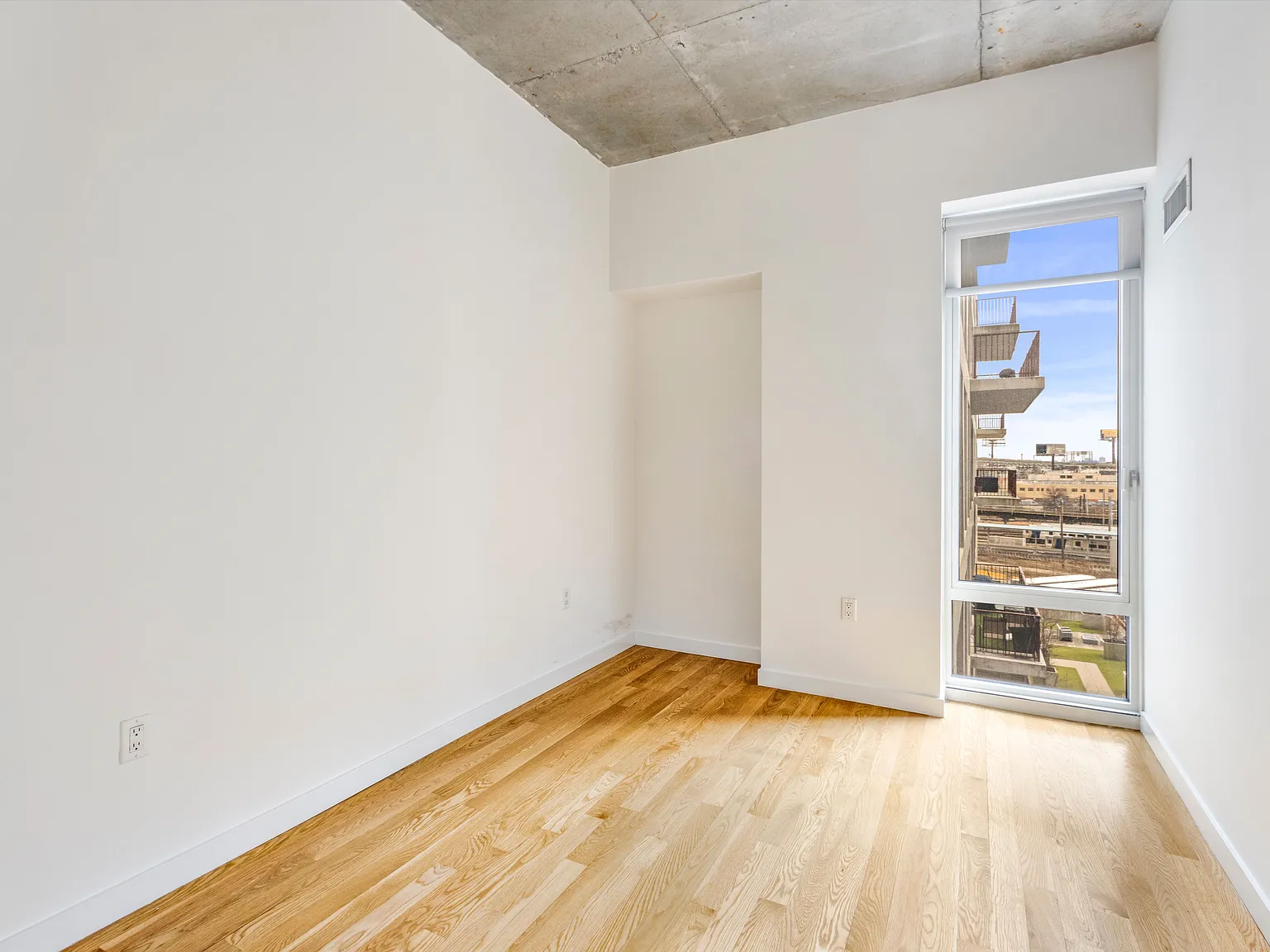 22-22 Jackson Avenue — Photo 3