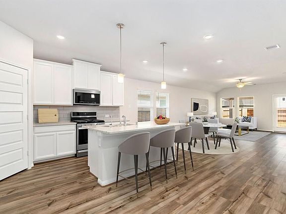 3rd image of 2207 Royal Ann Way