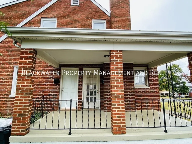 5604 White Oak Dr #A — Photo 3