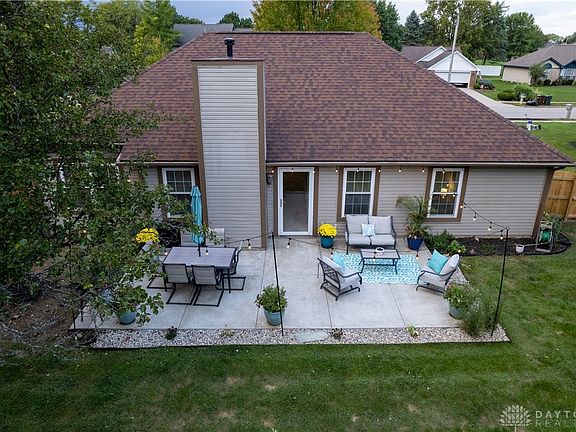 2nd image of 907 Sunset Dr