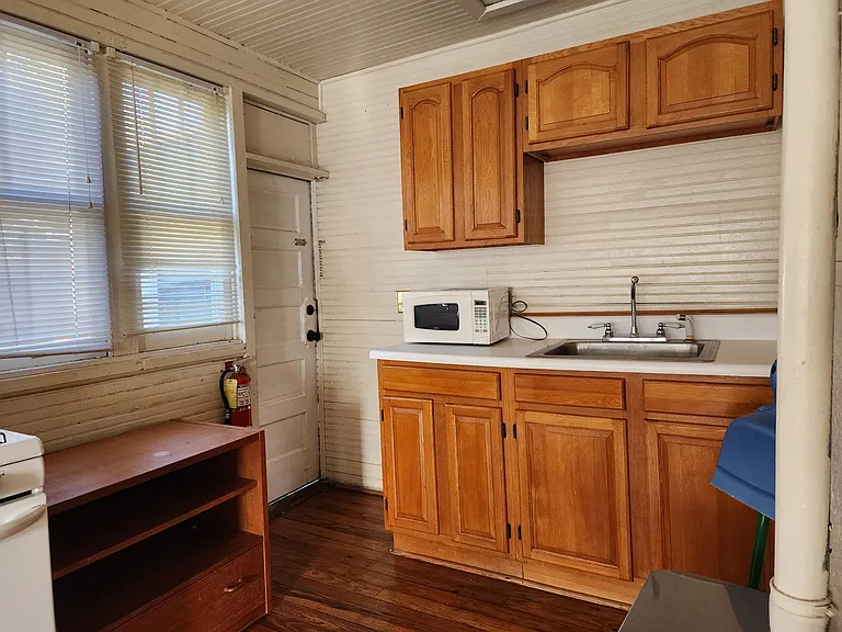 236 SW 2nd St #5 — Photo 16
