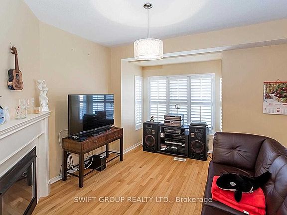 5th image of 92 Checkerberry Cres