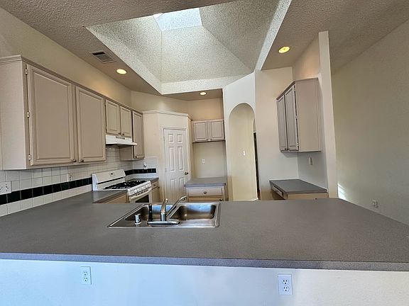 5th image of 3224 Verbena Dr