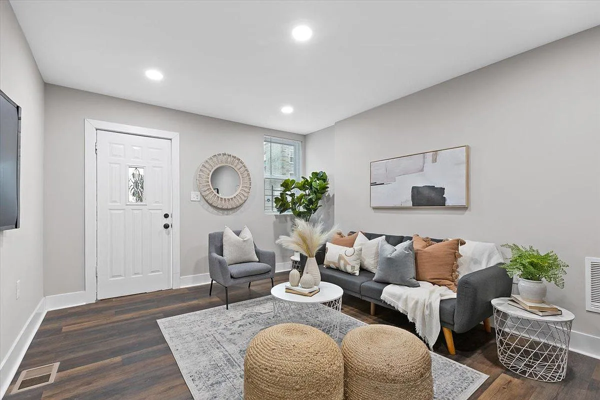 4 bed, 1700 sqft, $1,695 — Photo 2