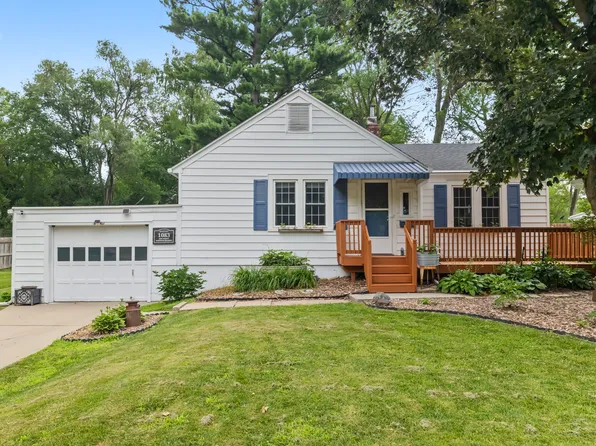 1083 66th St, Windsor Heights, IA 50324