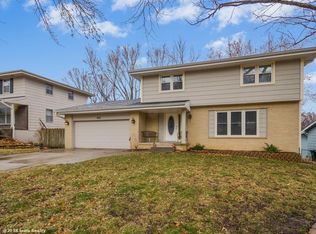 8021 Garrison Rd, Clive, IA 50325