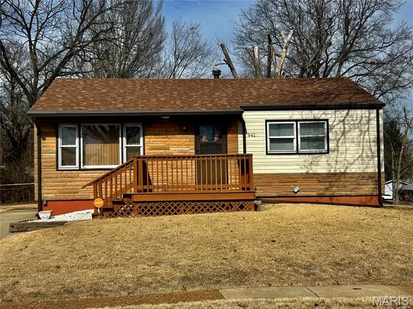 941 Highmont Dr, Saint Louis, MO 63135