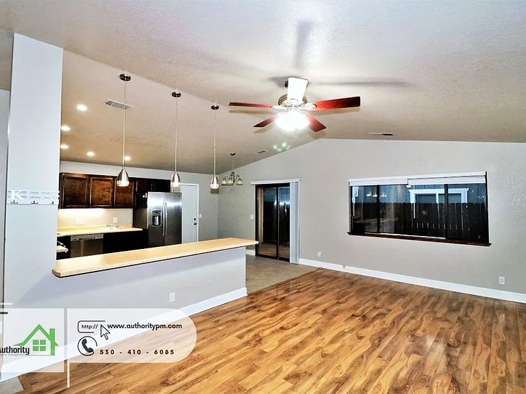 1947 Mary Lake Dr — Photo 4