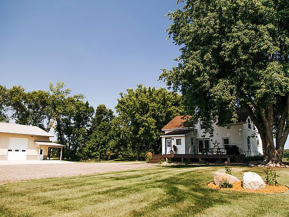 5th image of 4423 County Road 12 N