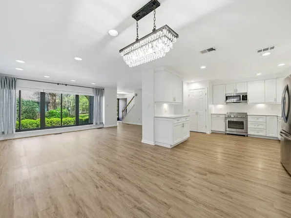 25 Spring Holw, Roslyn, NY 11576