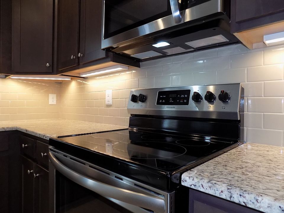 1st image of 121 Wineberry Way