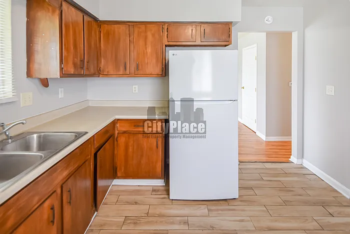 1213 Taylor Dr E — Photo 12