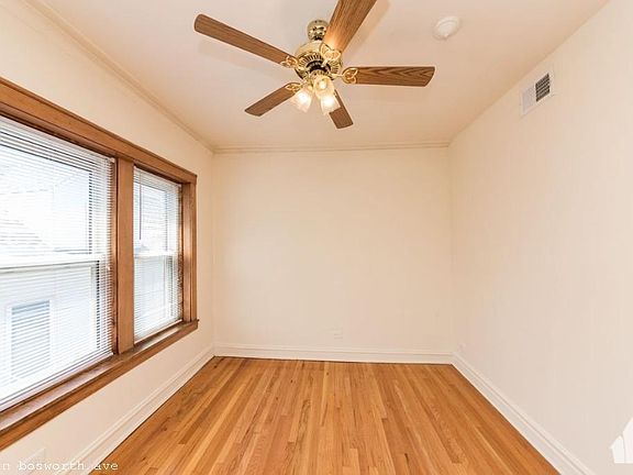 4th image of 3546 N Bosworth Ave #928