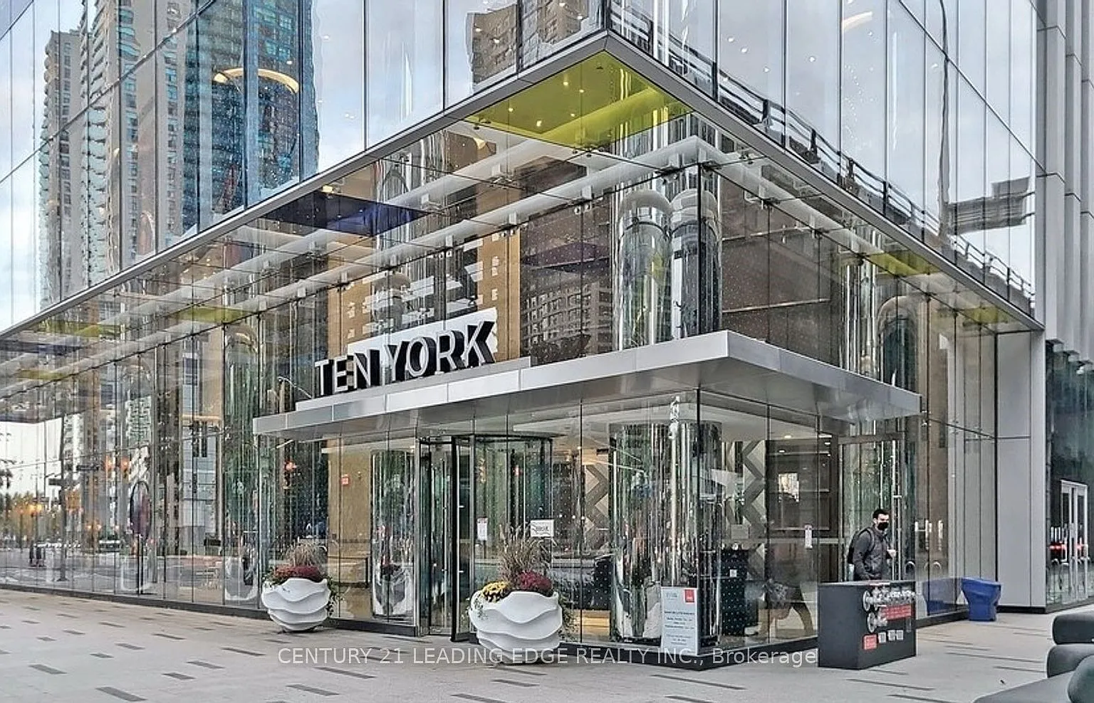 2 bed, $2,900 — Photo 2
