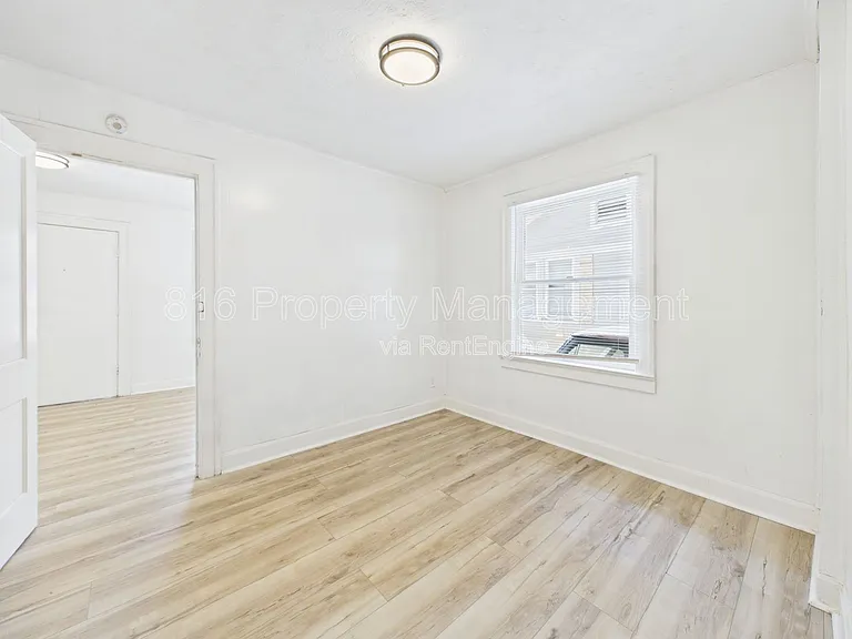 7131 Olive St — Photo 11