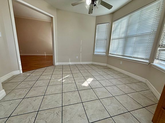 5th image of 707 Arcadia Dr