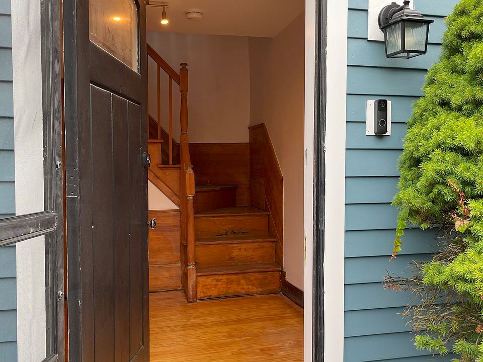 Front Entranceway to 2nd floor