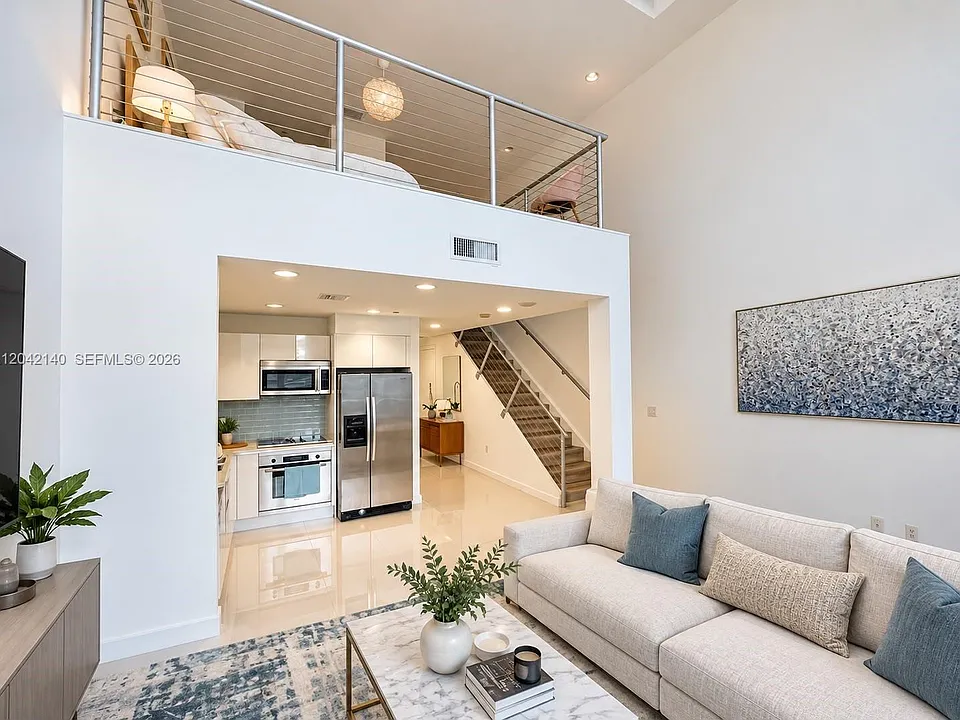 1050 Brickell Ave #416