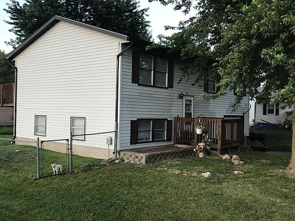 2nd image of 320 Elmwood Cir
