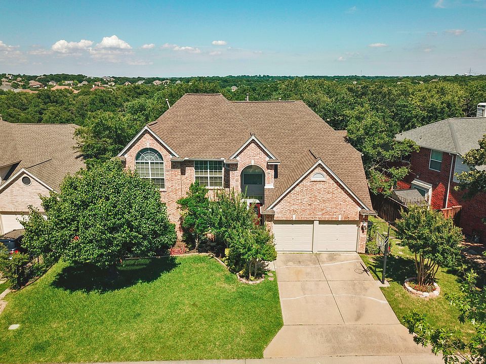 1st image of 2704 Crestwood Ln